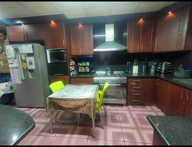 3 BEDROOM HOUSE FOR SALE IN MOORTON